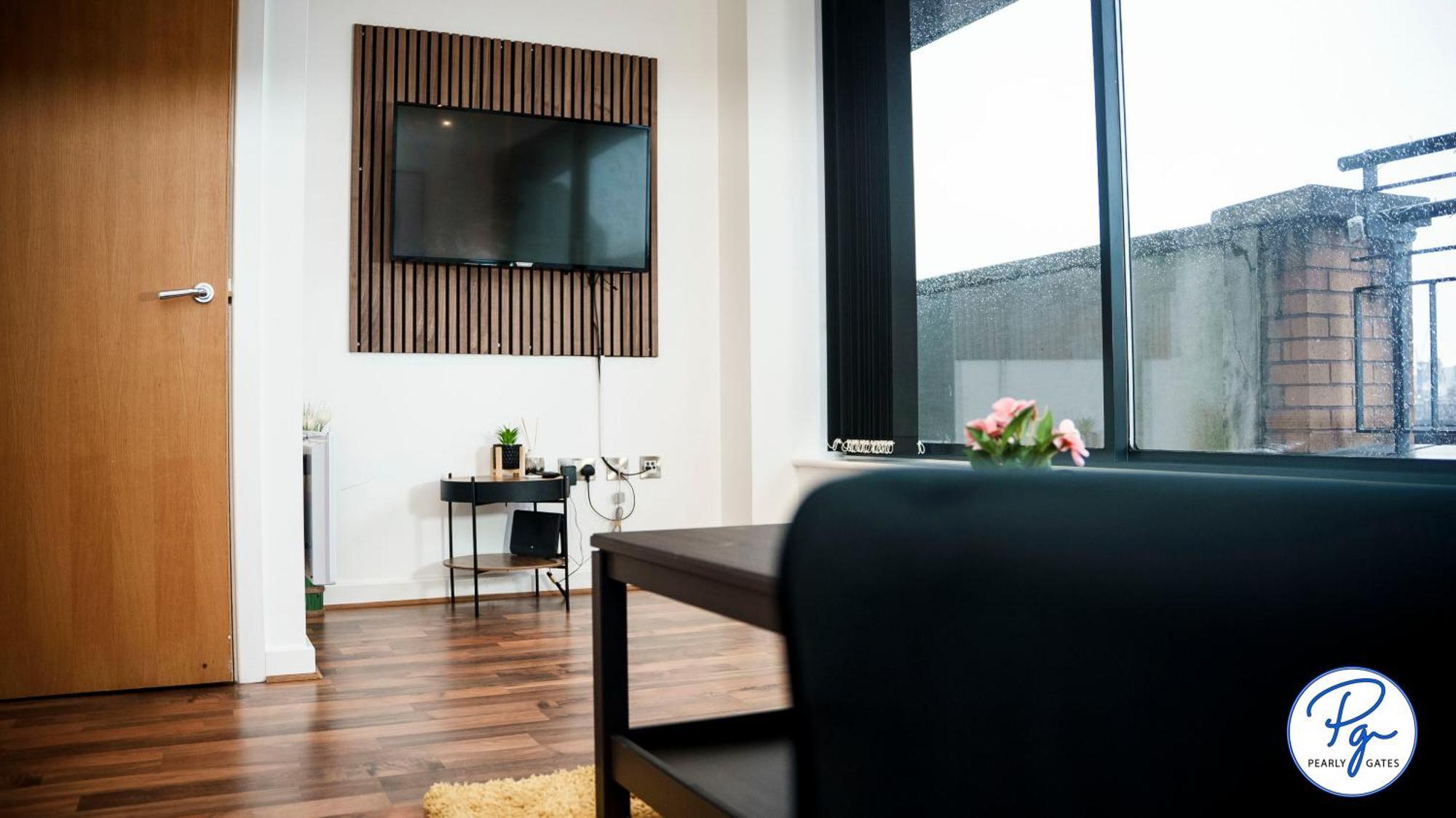 Penthouse - Amazing City Skyline Views - Balcony - Free Extra 2 Hours - Free Parking - Utilita Arena - Bullring Shopping - New St Station- Super King Size Bed Birmingham Dış mekan fotoğraf