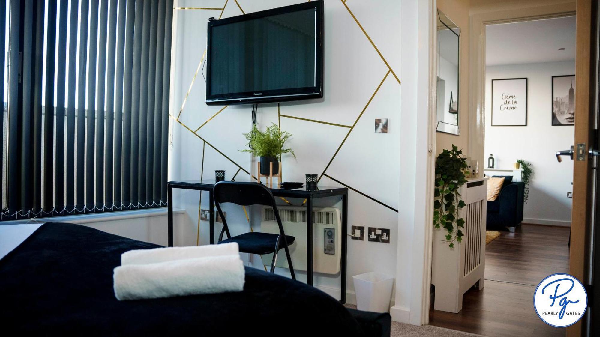 Penthouse - Amazing City Skyline Views - Balcony - Free Extra 2 Hours - Free Parking - Utilita Arena - Bullring Shopping - New St Station- Super King Size Bed Birmingham Dış mekan fotoğraf